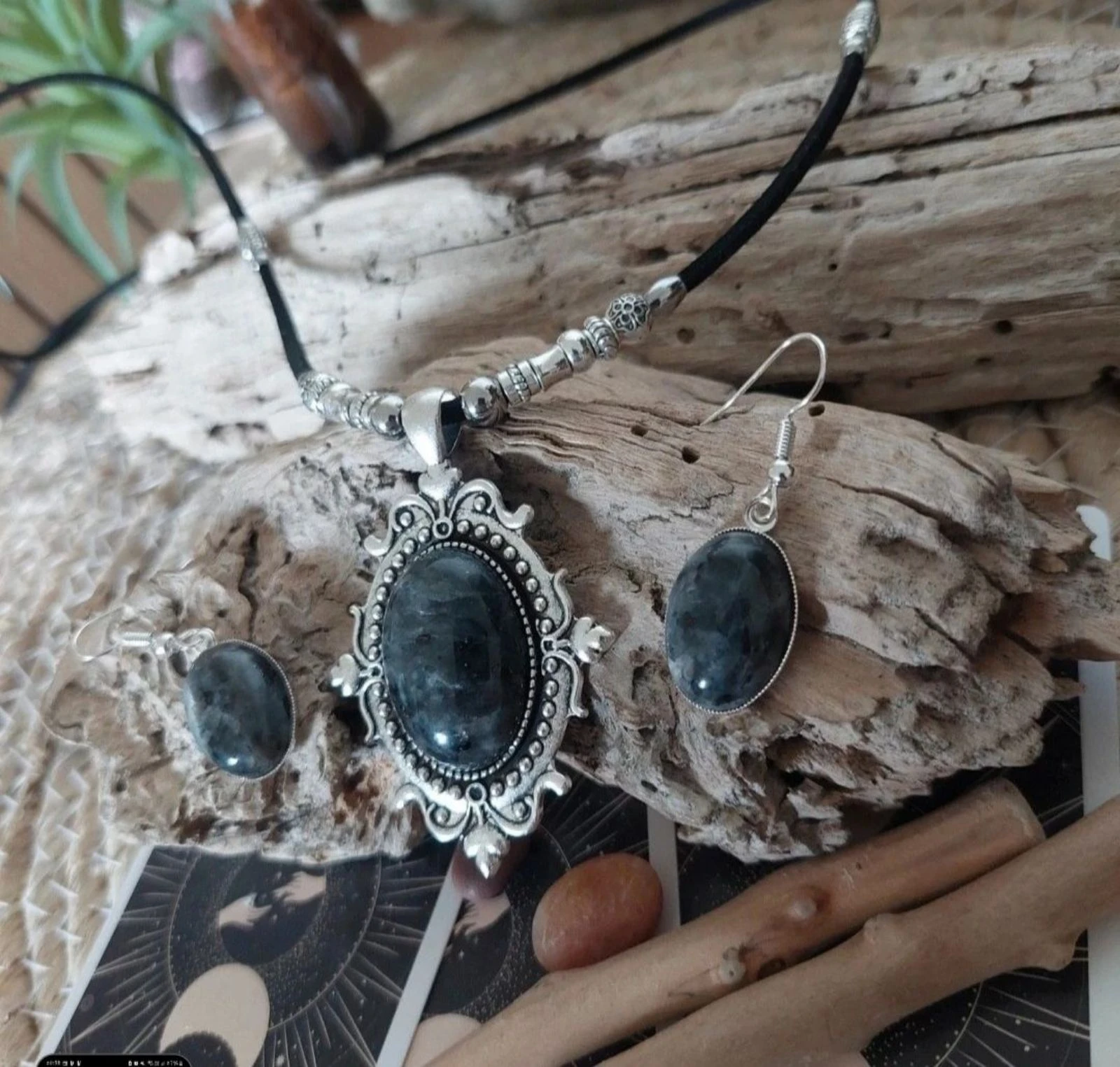 Parure boho-mística, magnífico camafeu vintage labradorita negra sautoir multiperlas – photo 2